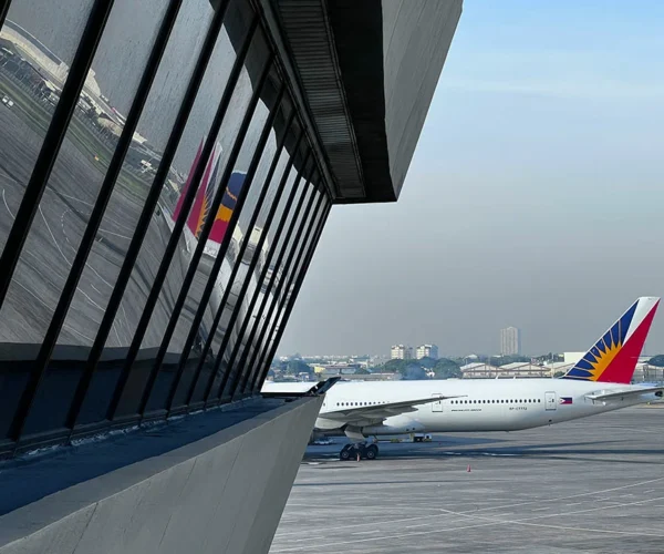 Asian airlines announce flight cancellations and redirects in light of Iran crisis