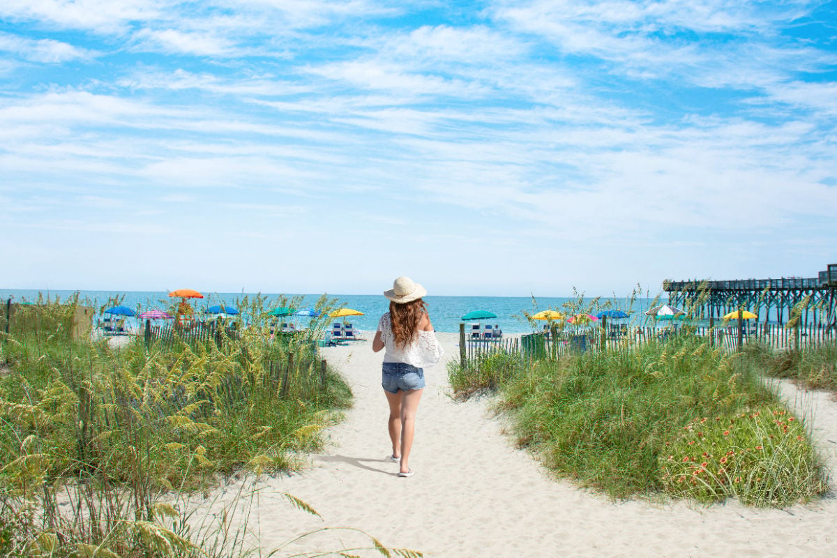 4 U.S. Coastal Getaways With The Cheapest Flights This Summer