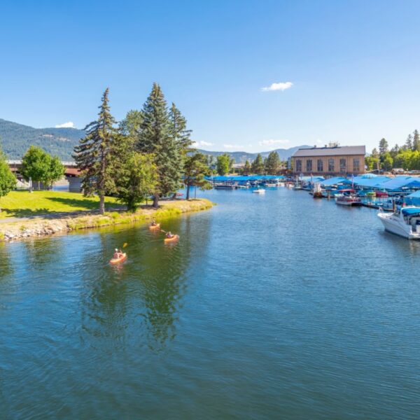 5 Off-Path U.S. Lake Towns With Zero Crowds To Visit This Summer