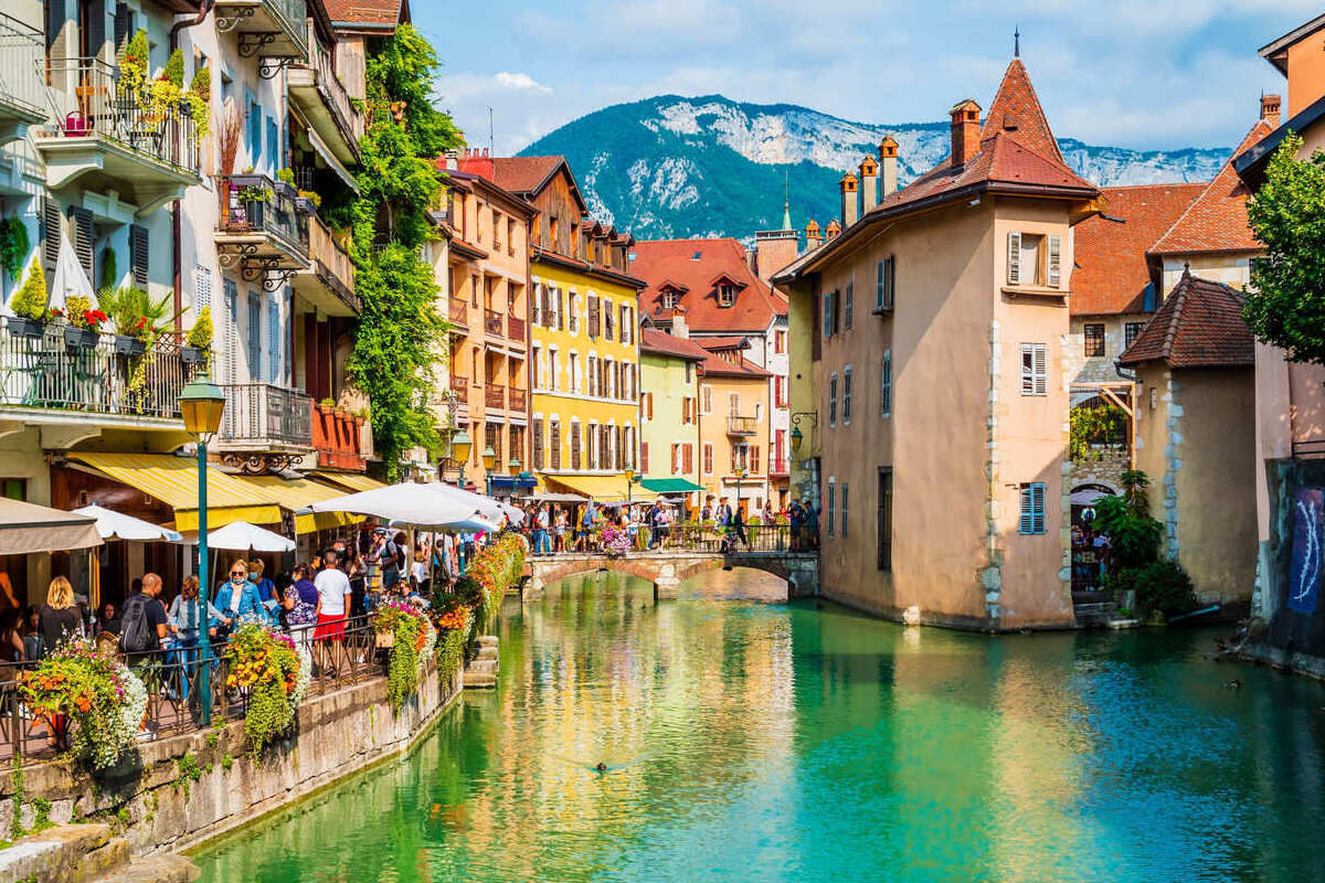 This Gorgeous Canal City Known As The Venice Of France Is Europe’s Most Underrated Fall Destination
